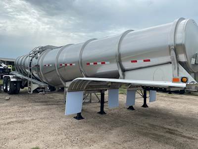 Polar Deep Drop Fertilizer Tanker with capacity 5600 gallons